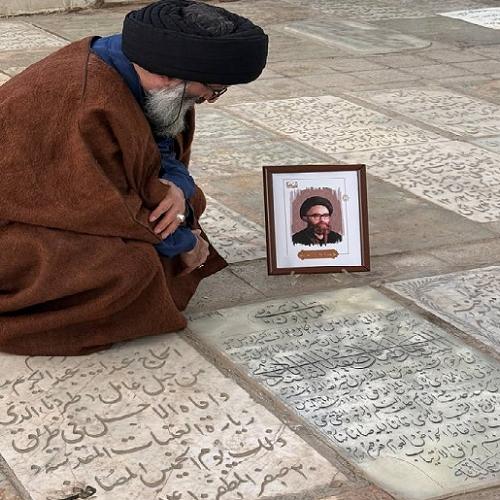 حضور استاد موسوی مطلق بر سر تربت آیت الله سیداسماعیل اصفیائی